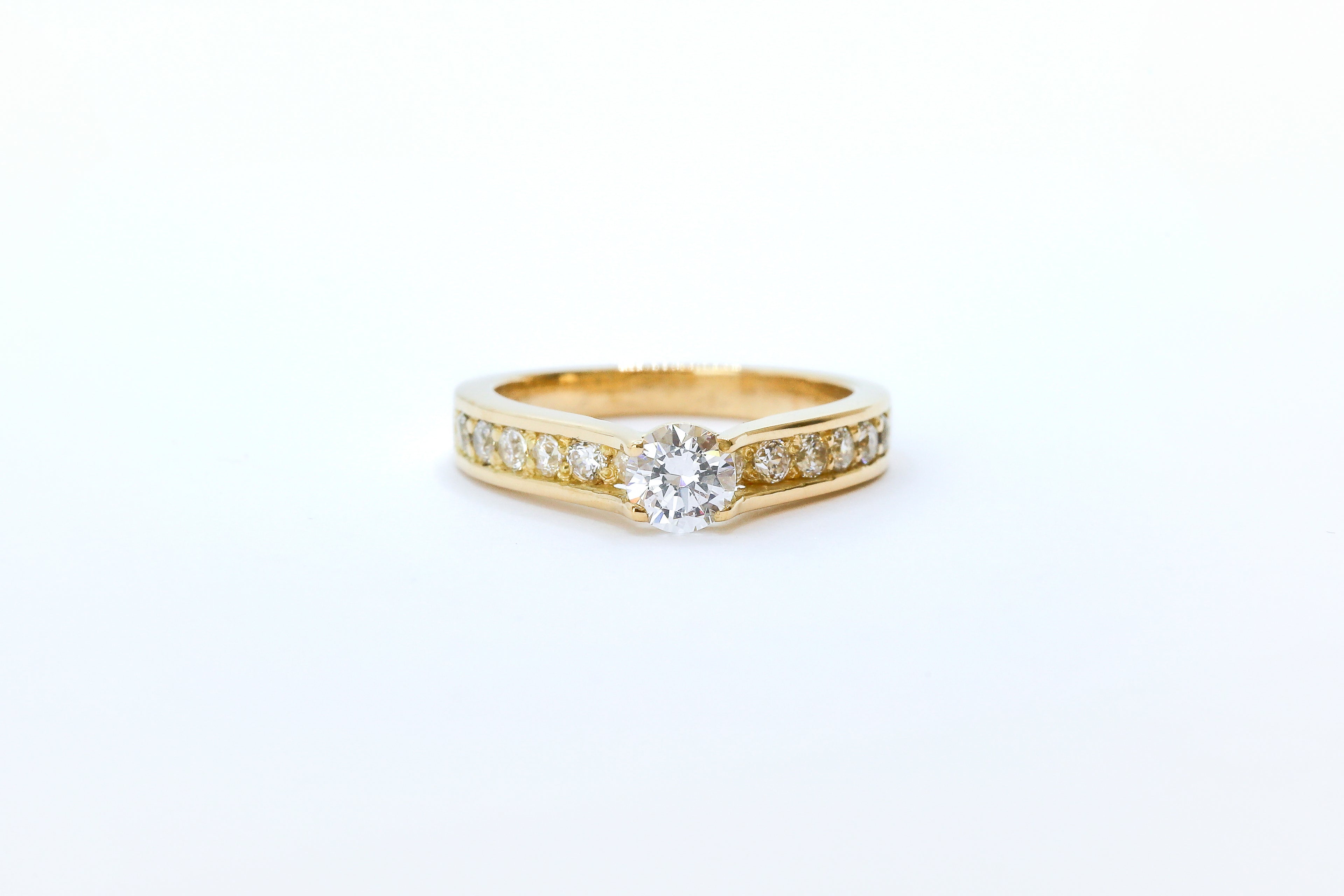 Anillo solitario de diamantes
