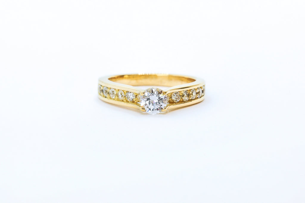 Anillo solitario de diamantes