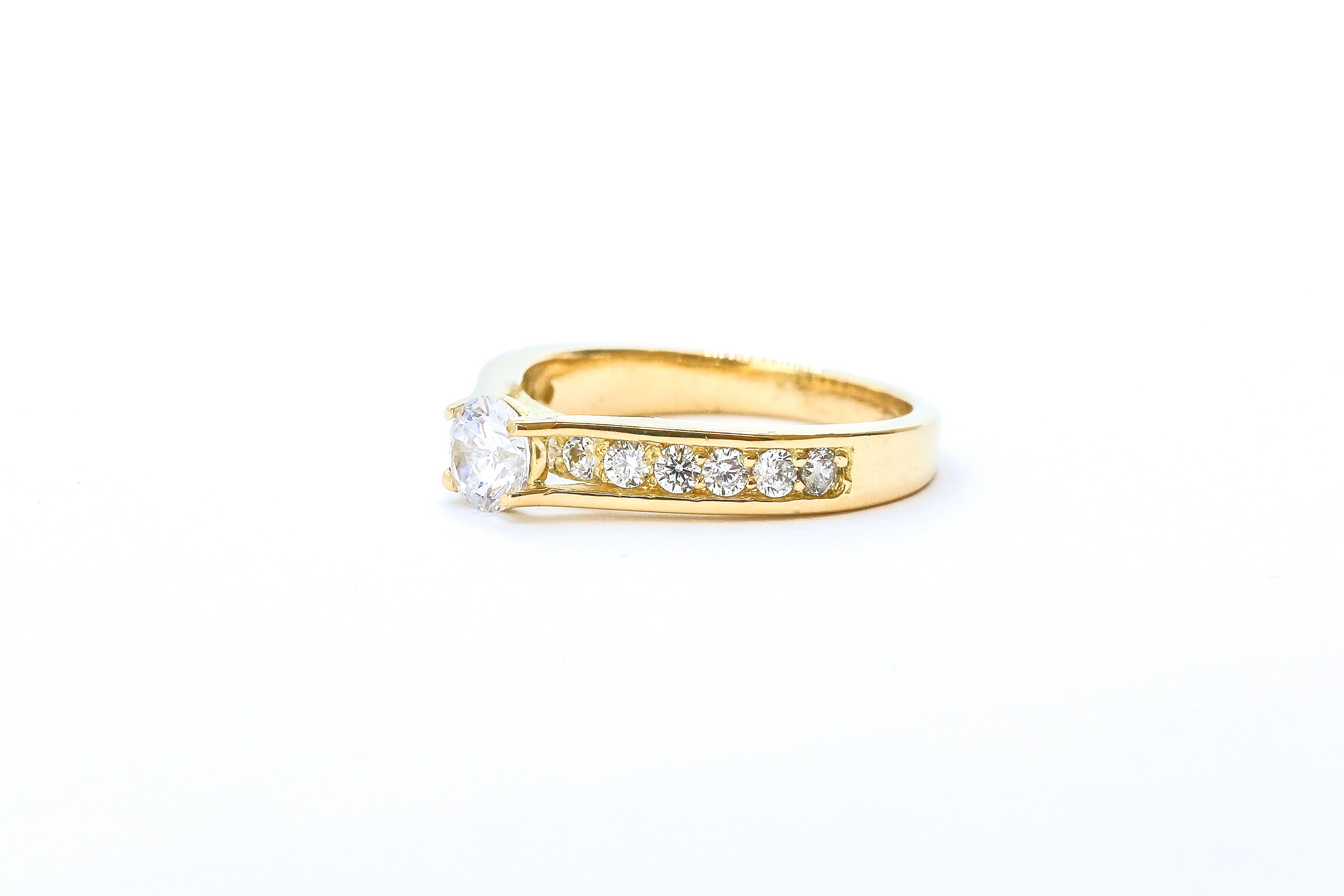 Anillo solitario de diamantes