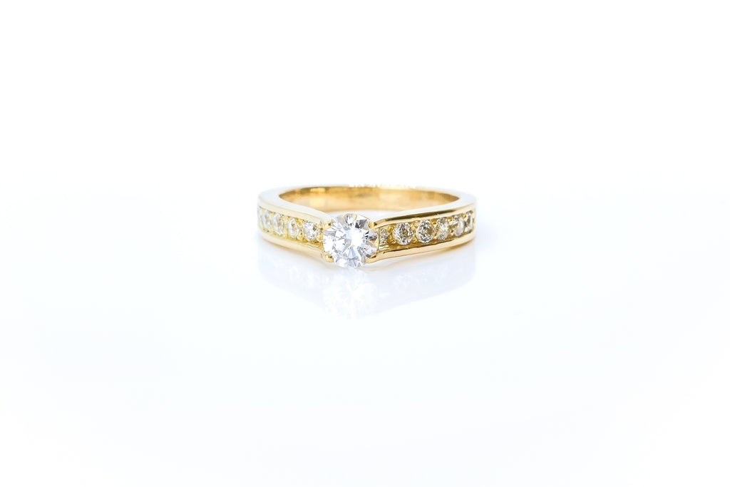 Anillo solitario de diamantes