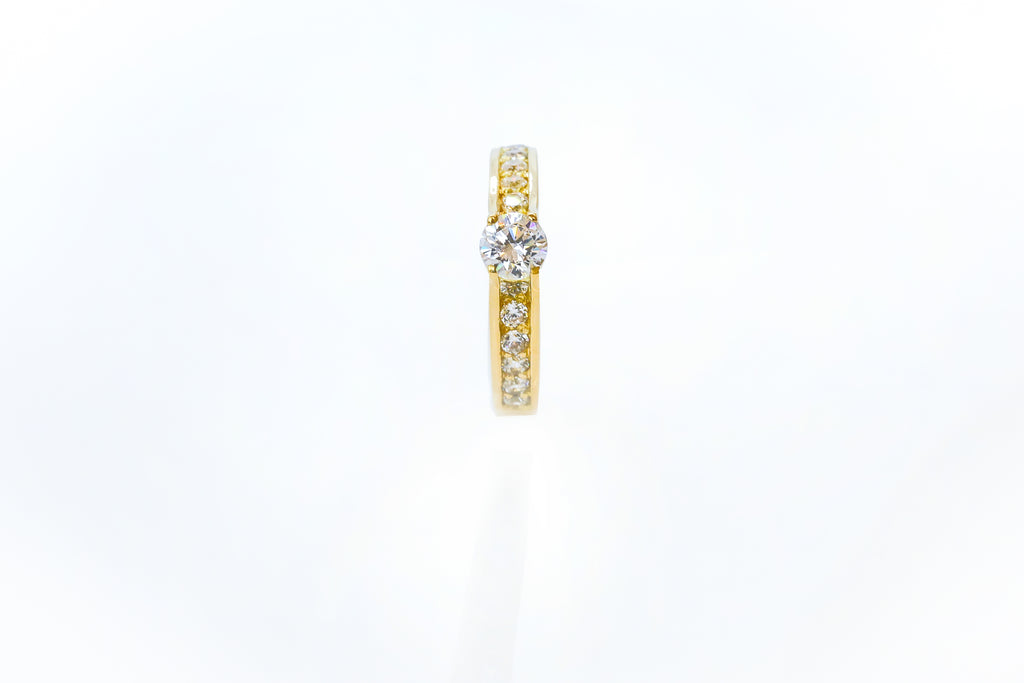 Anillo solitario de diamantes