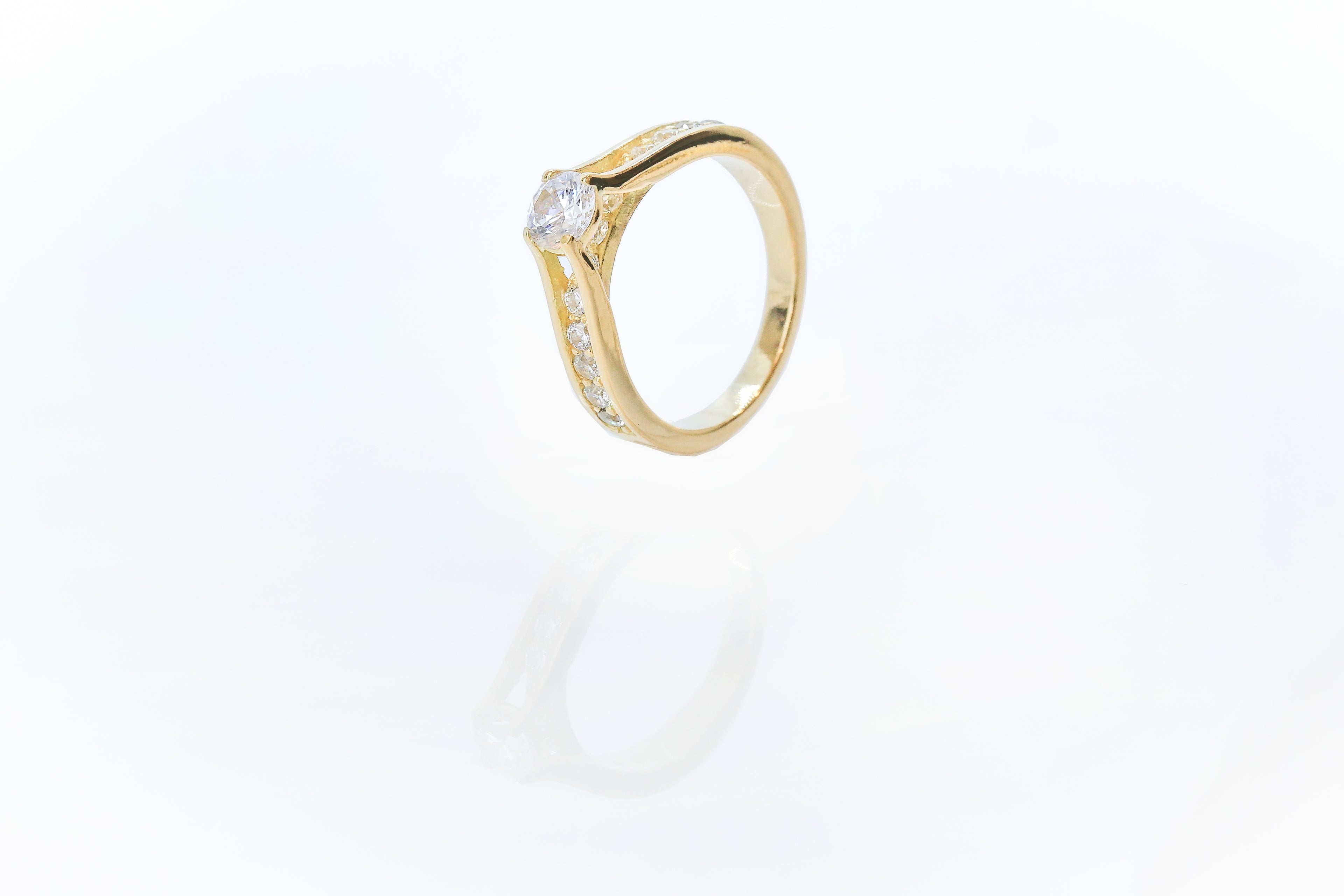 Anillo solitario de diamantes