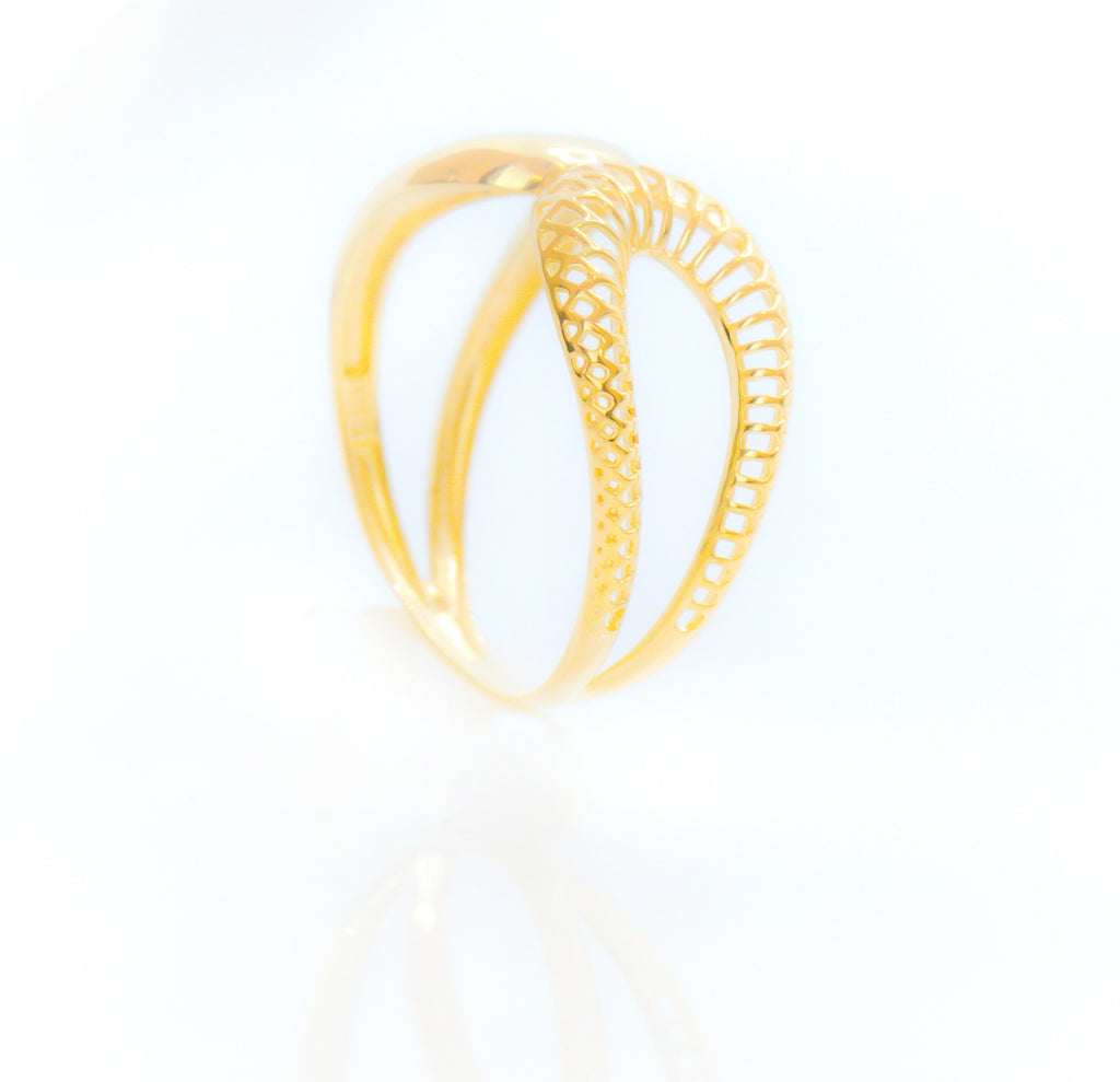 Anillo femenino reflejado