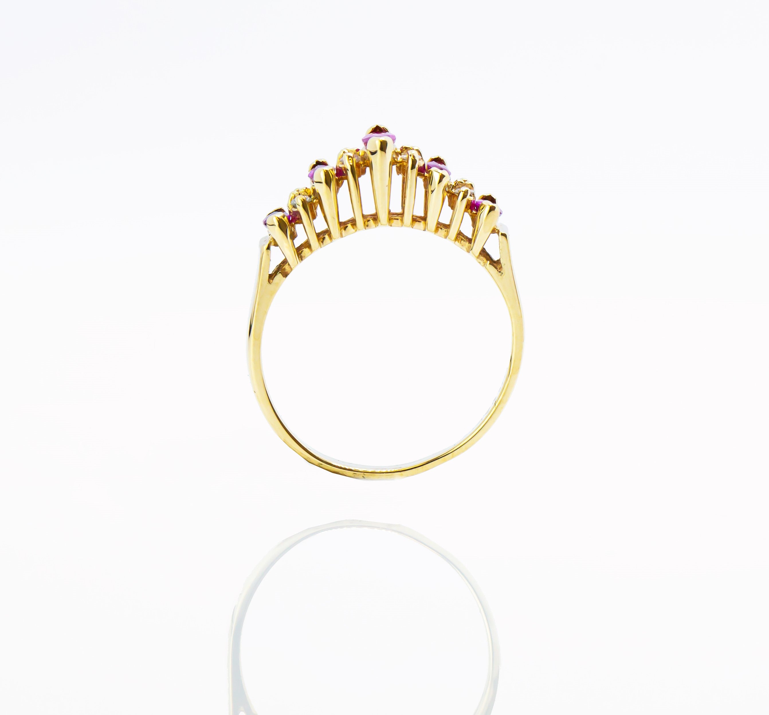 Anillo de diamante y rubí