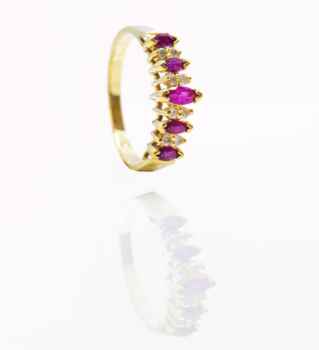 Anillo de diamante y rubí