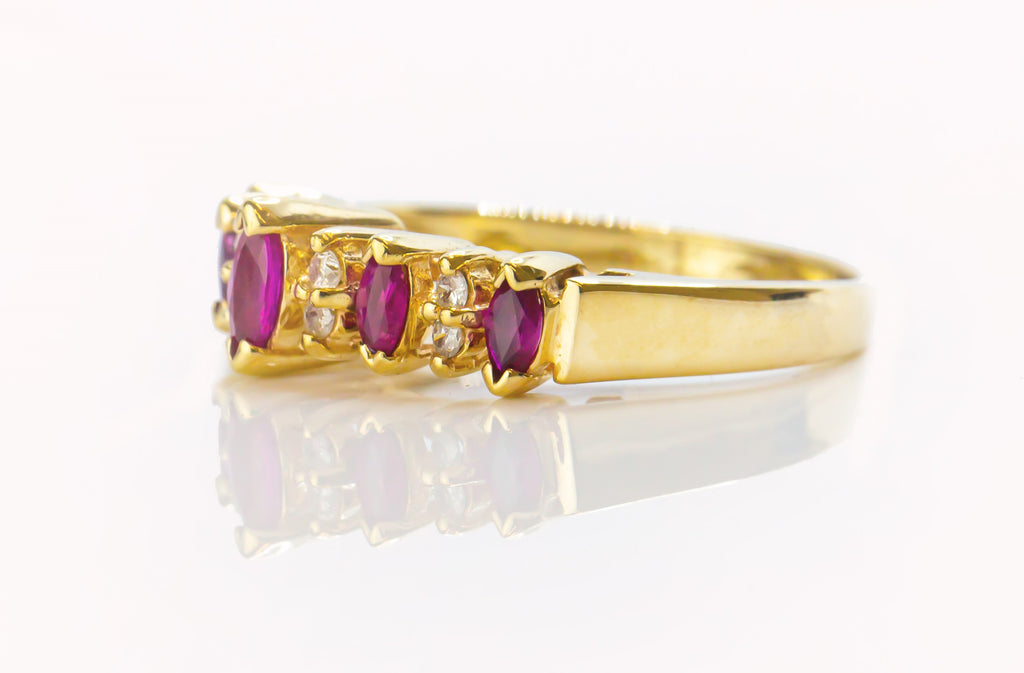 Anillo de diamante y rubí