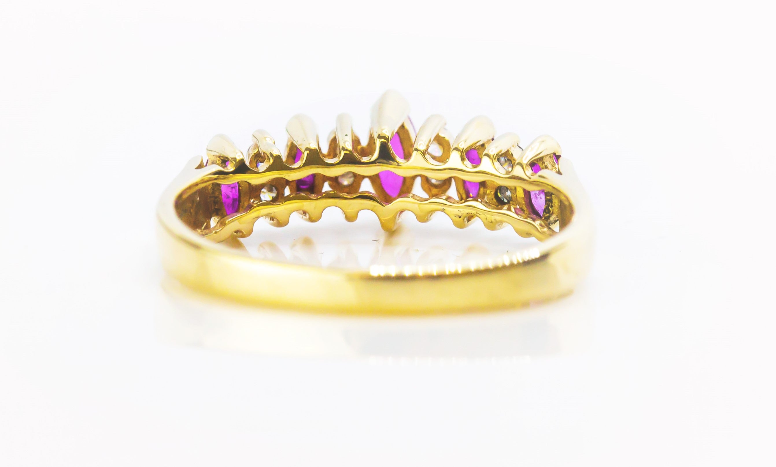 Anillo de diamante y rubí