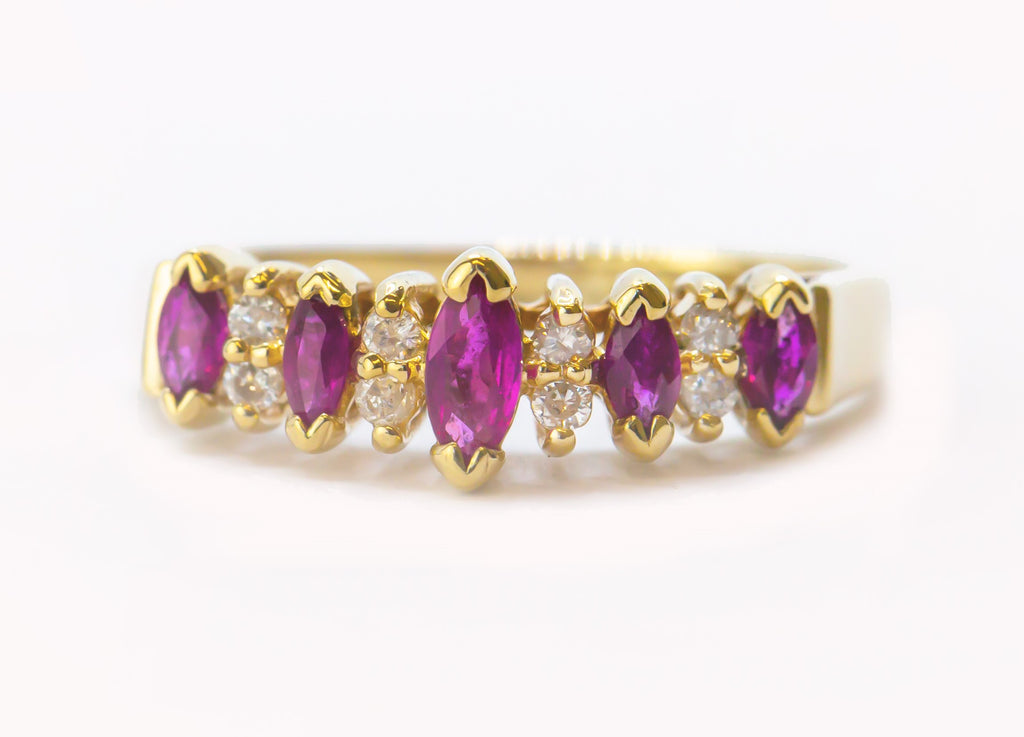 Anillo de diamante y rubí