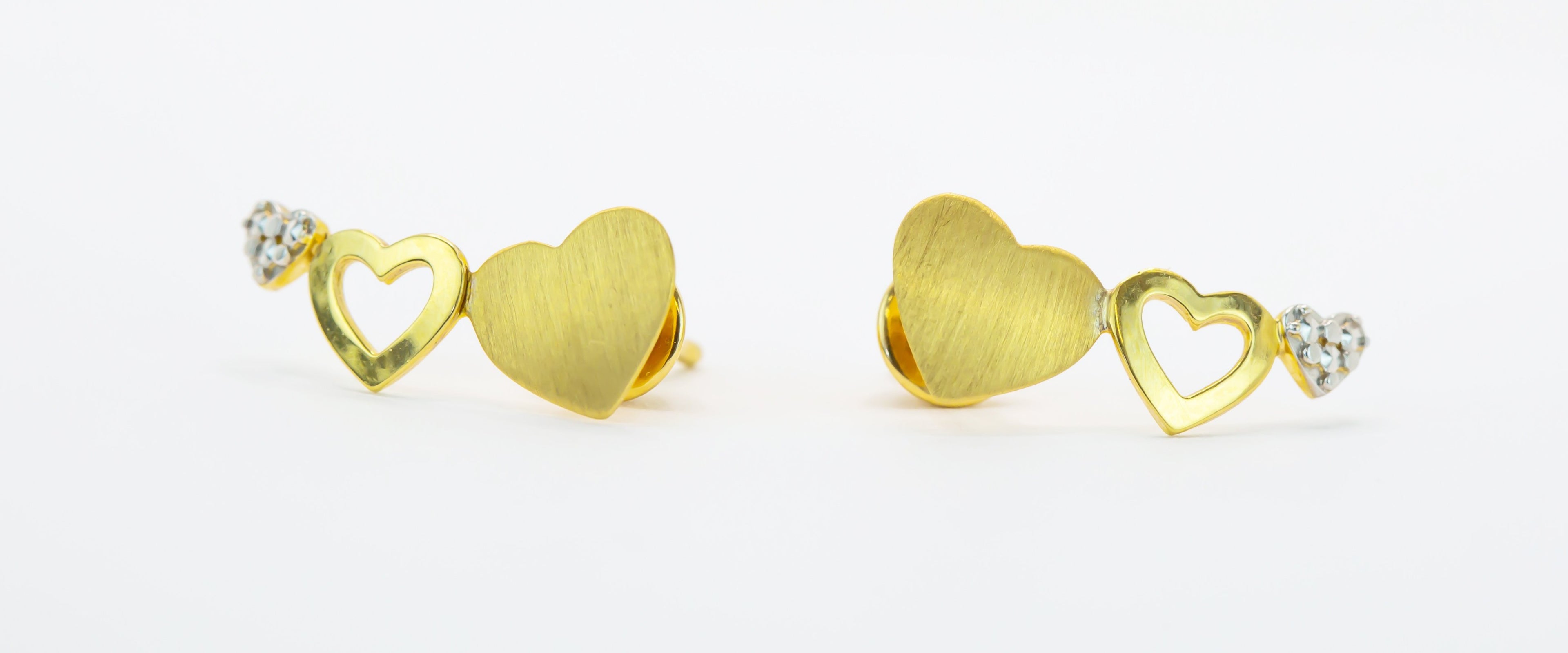 Pendientes de Oro Sólido de 18K Tres Corazón
