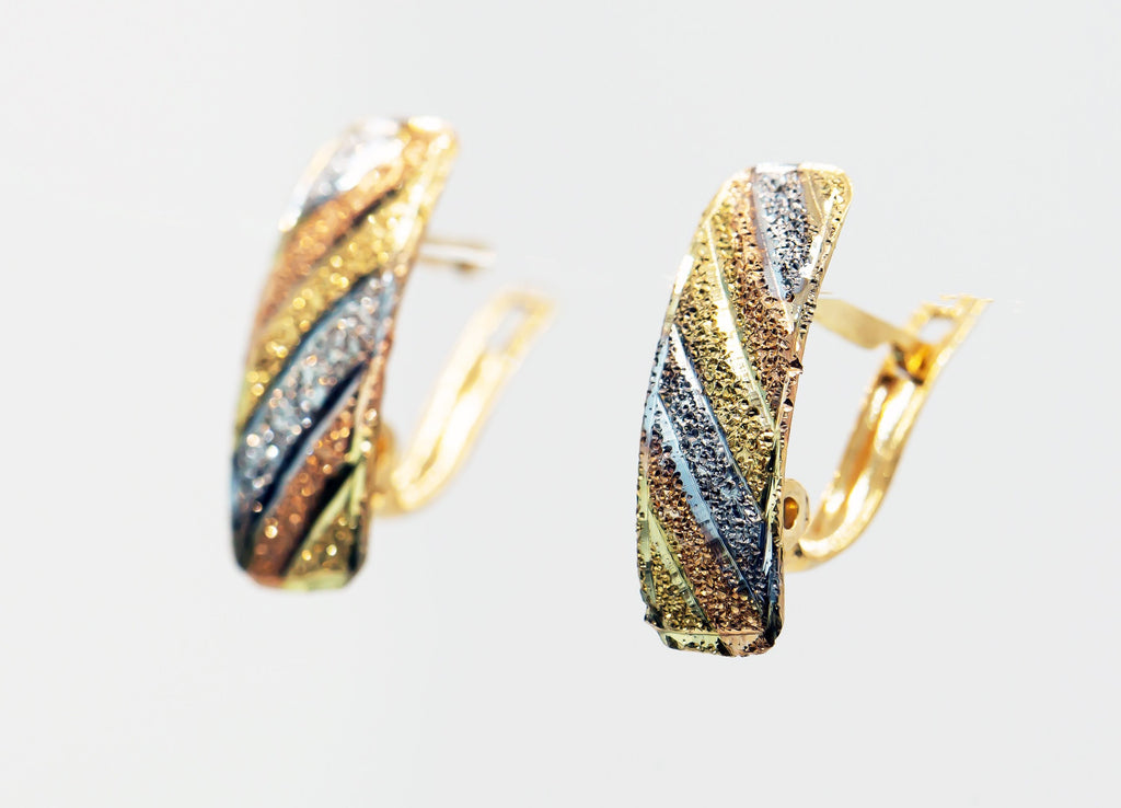 Pendientes de Oro Macizo de 18K Tipo Semiaros Gradientes Tres Oros