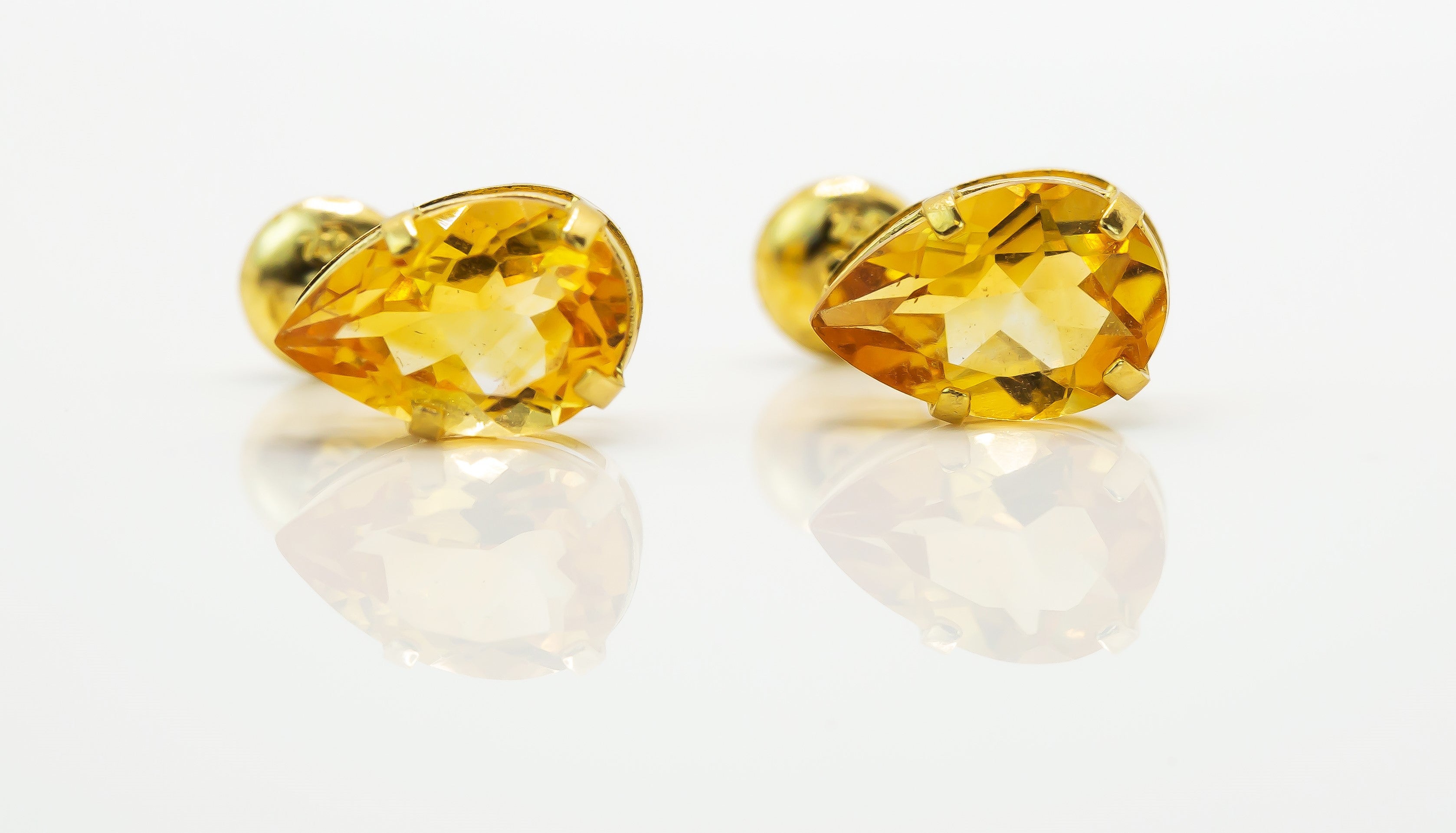 Pendiente de Oro Macizo de 18K Gota Naranja