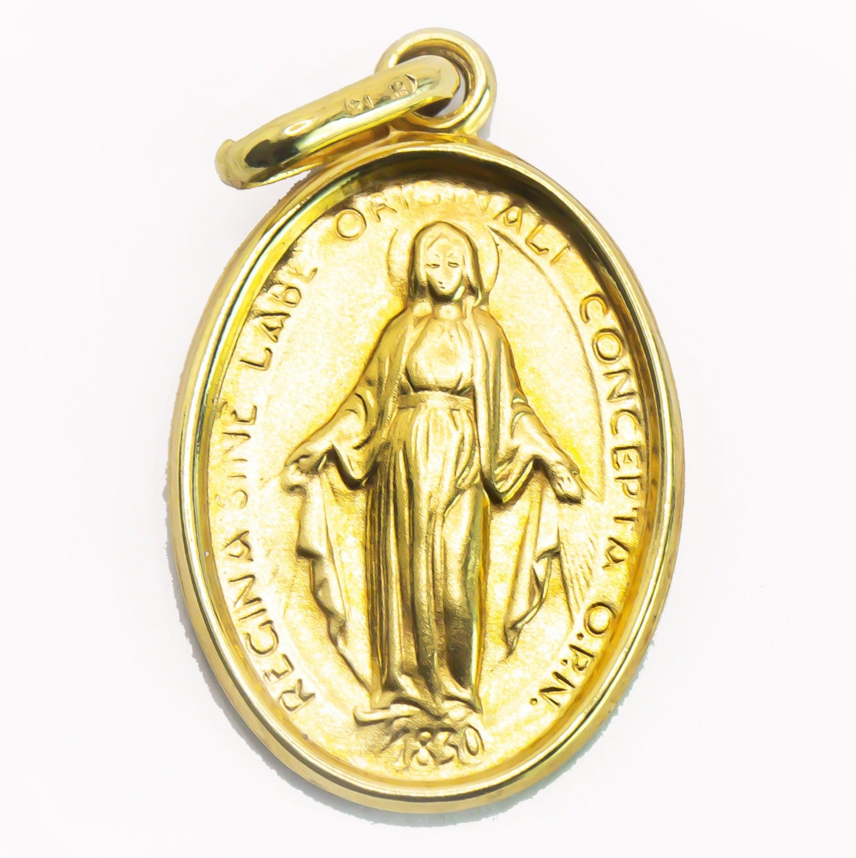 Colgante en Oro Sólido de 18K Medalla Oval Cristo