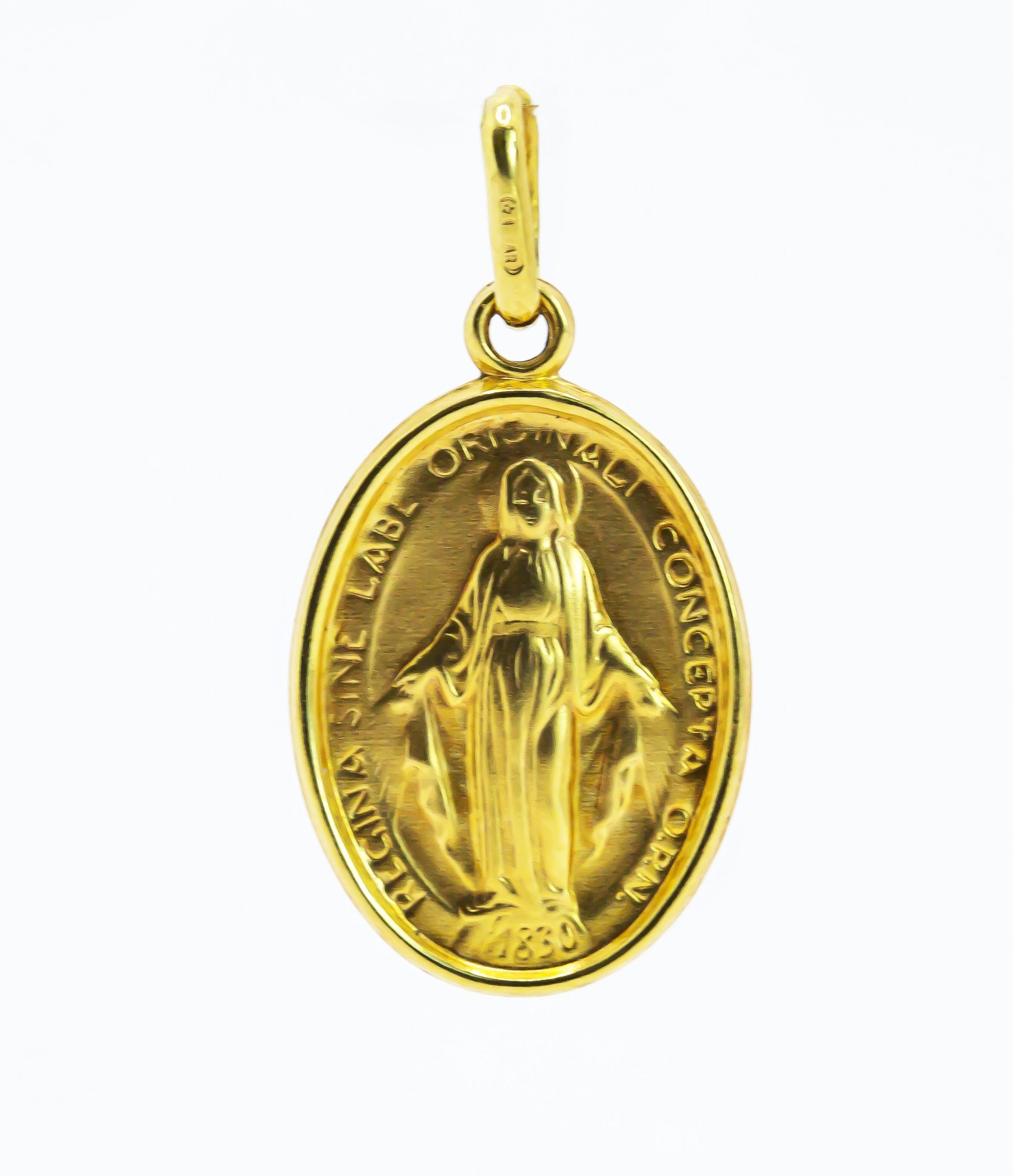 Colgante en Oro Sólido de 18K Medalla Oval Cristo
