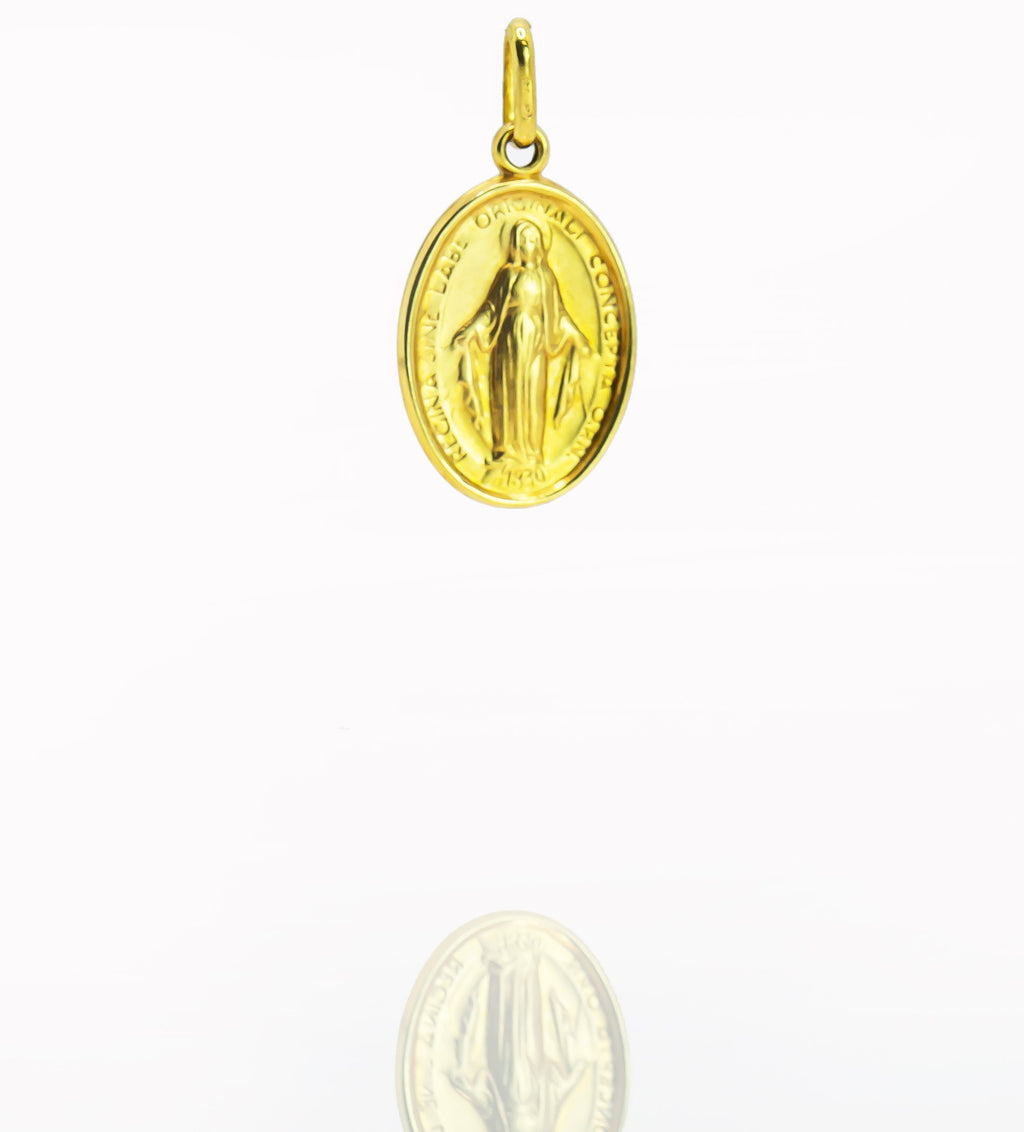 Colgante en Oro Sólido de 18K Medalla Oval Cristo