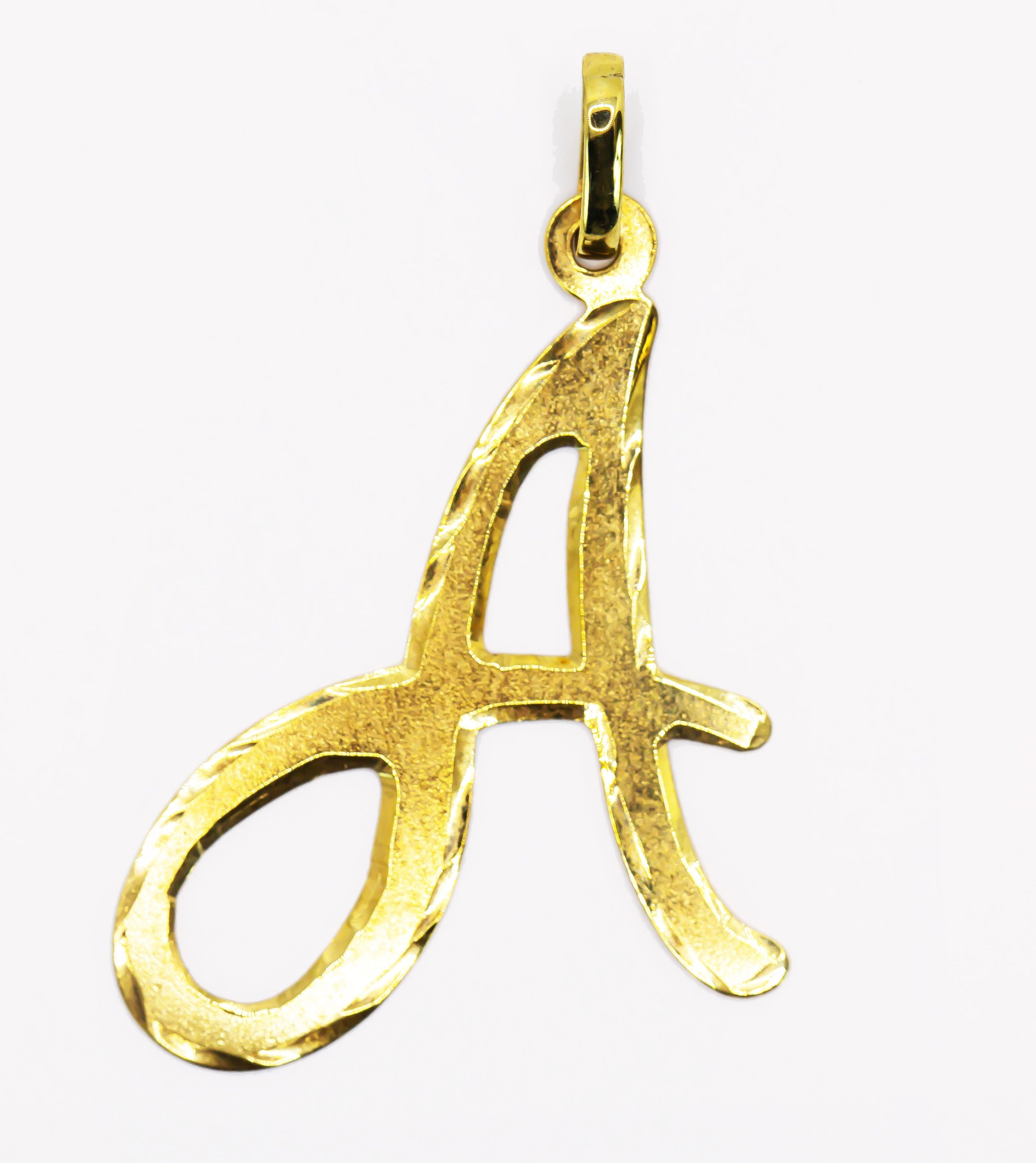 Colgante en Oro Sólido 18K Letra A