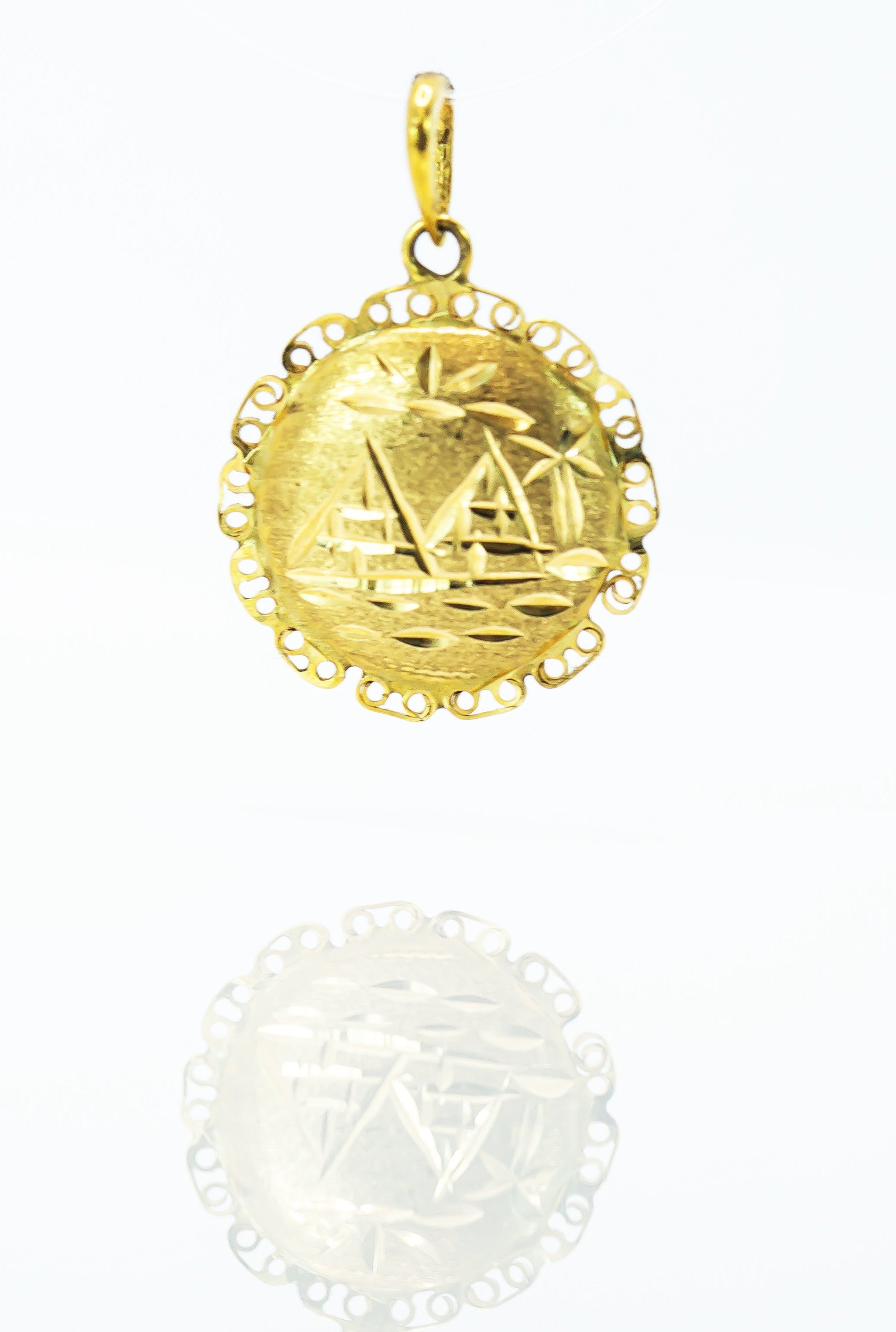 Colgante de Oro Macizo de 18 quilates Medalla Desierto