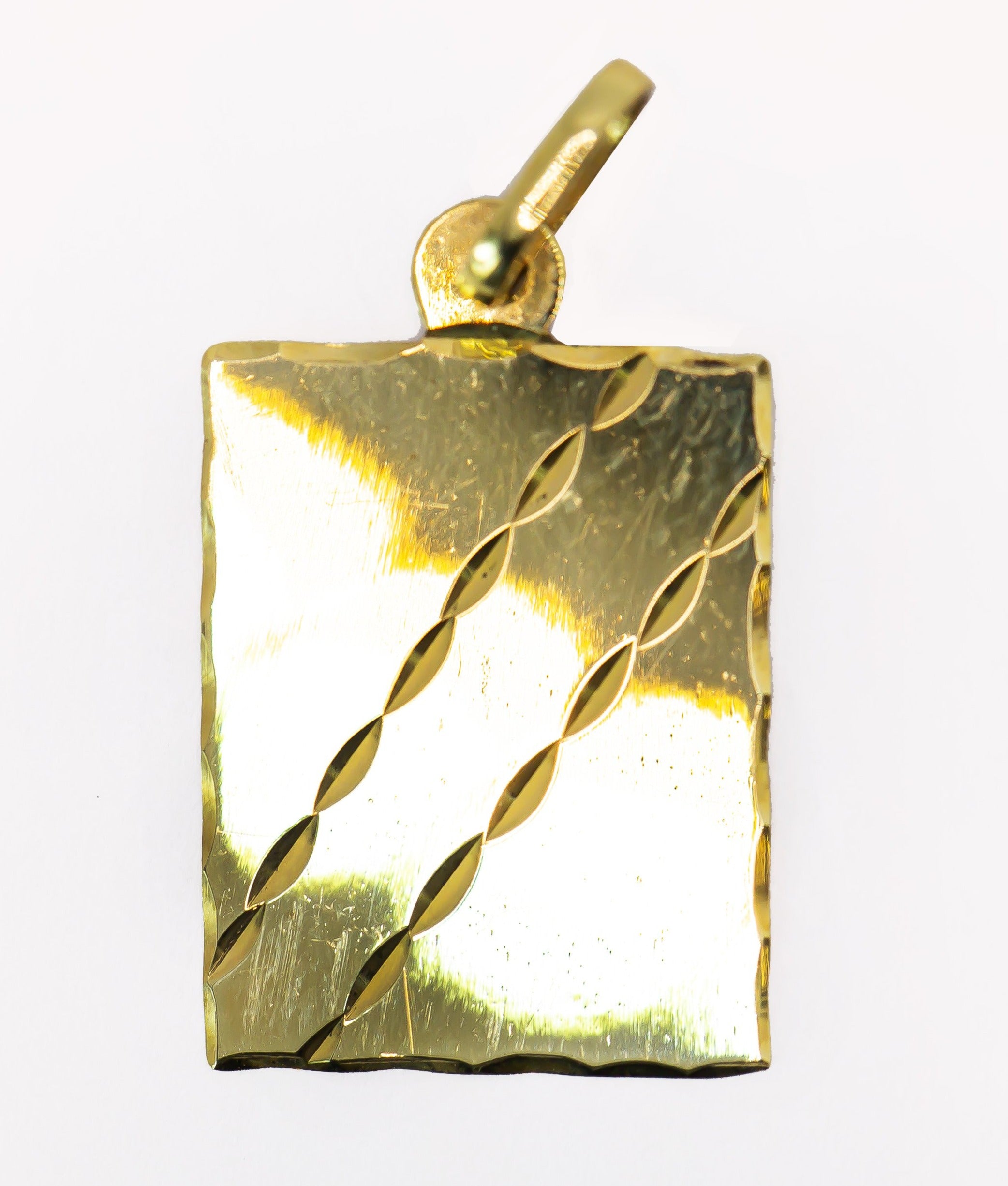 Colgante de oro macizo de 18 quilates, placa con cortes diamantados