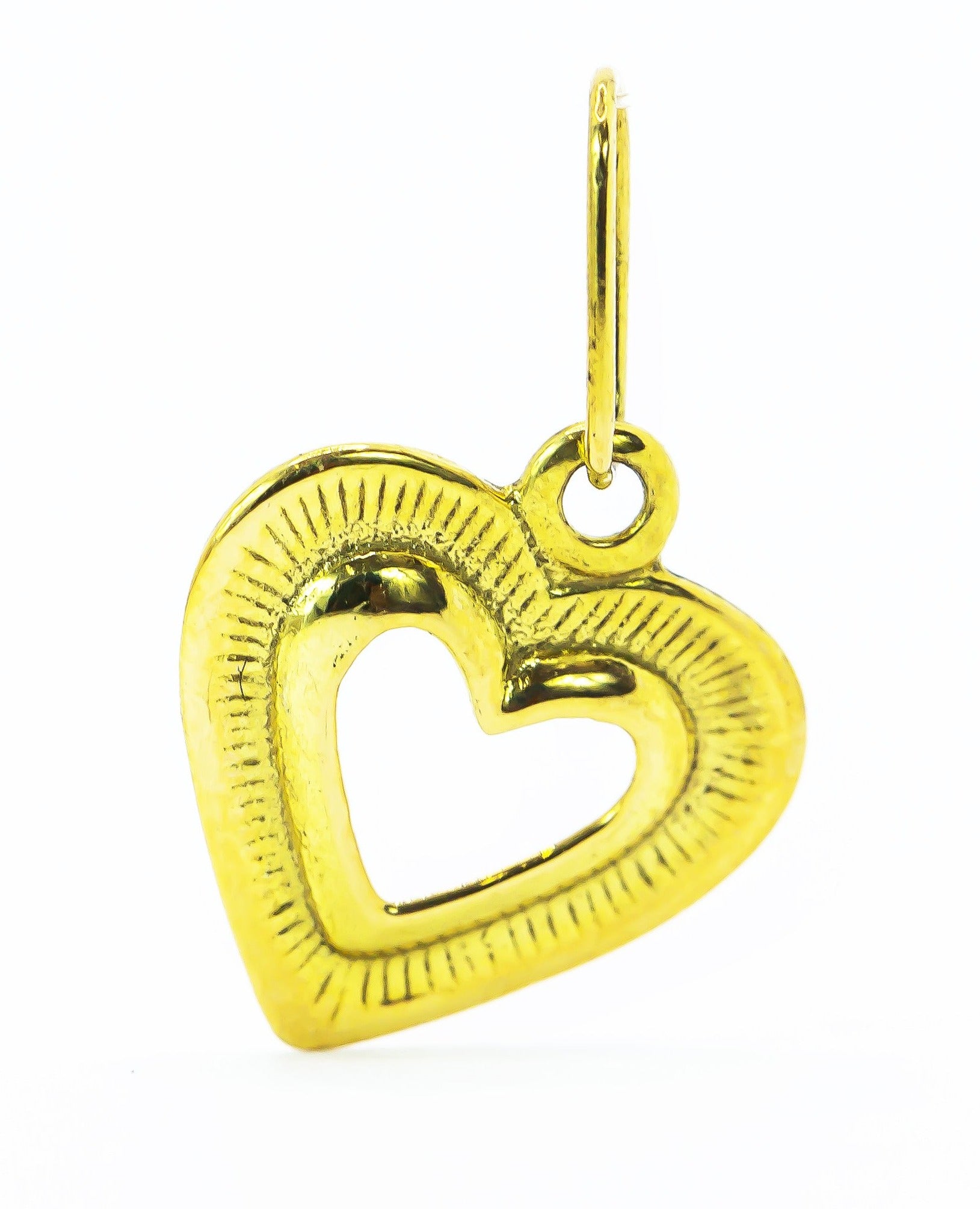 Colgante en Oro Sólido 18K Corazón calado