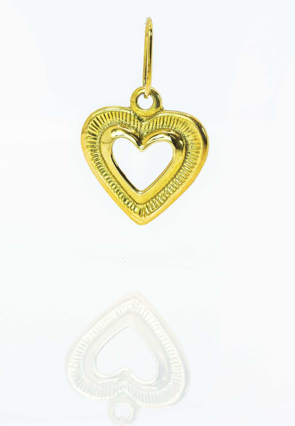 Colgante en Oro Sólido 18K Corazón calado