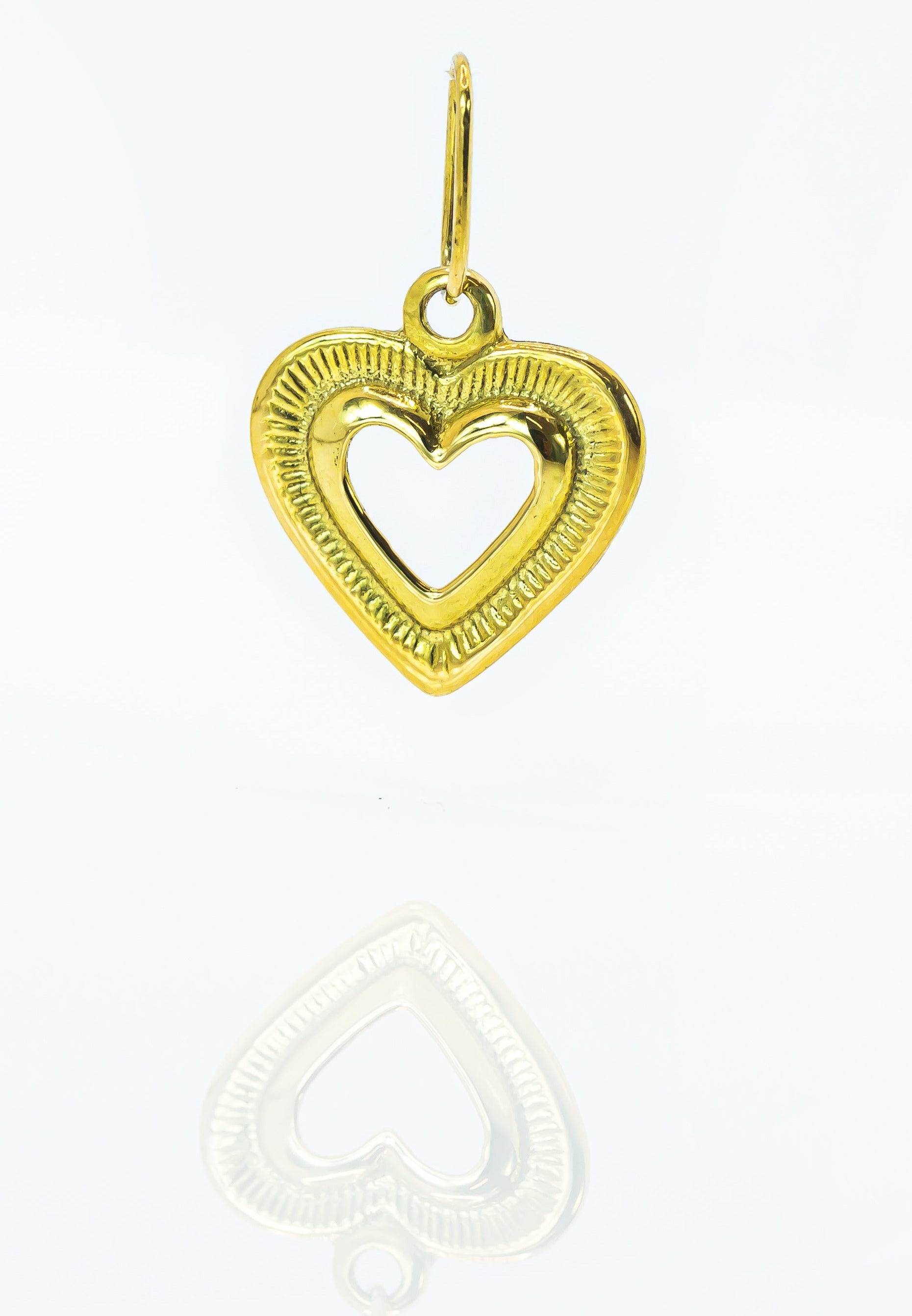 Colgante en Oro Sólido 18K Corazón calado