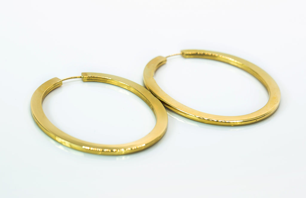 Brinco em Ouro Sólido 18K Argola Oval